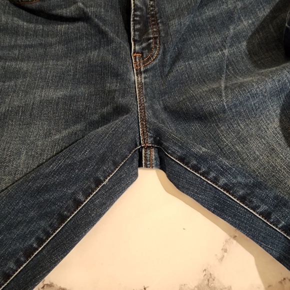 EUC Talbots Flawless High Rise Barely Boot Jeans in Dark Blue Distressed Denim - Picture 8 of 11